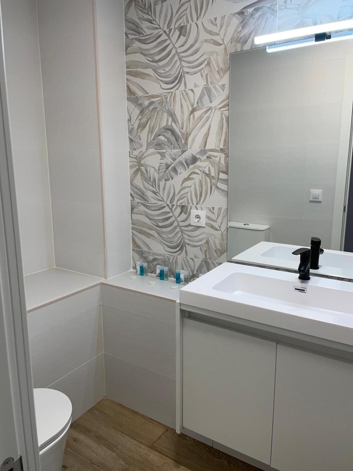 Exyca Metropolitano Appartement Madrid Buitenkant foto